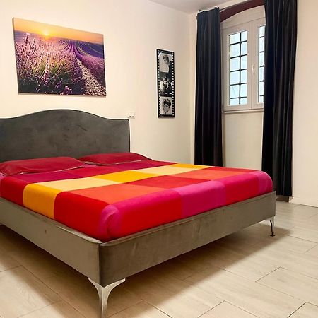 New Apartment 2 Minute From The Port Livorno Buitenkant foto
